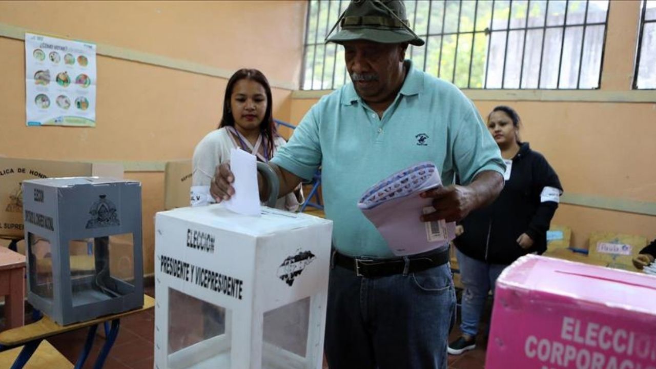 Jóvenes hondureños temen que existan arreglos ocultos ante silencio del CNE sobre resultados de elecciones primarias