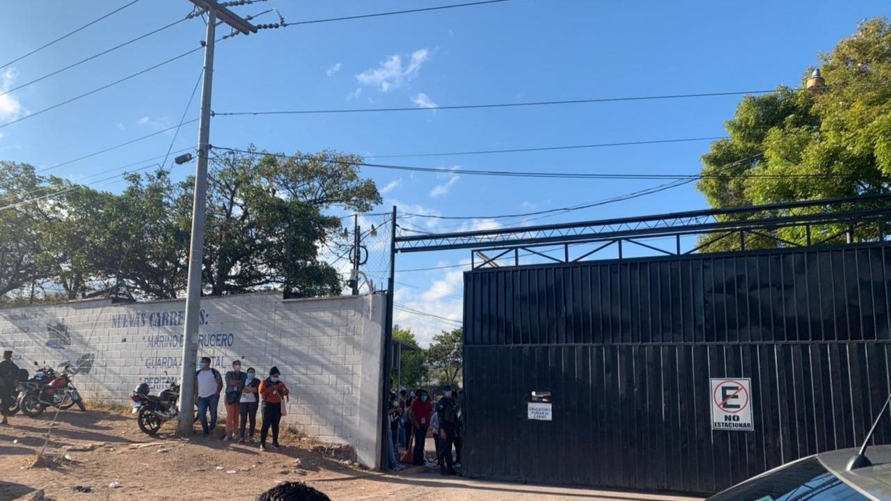 Denuncian que cortaron cable de red y desapareció disco duro de las bodegas del CNE en pleno escrutinio