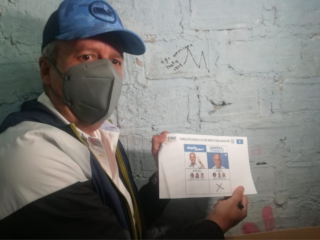 Así voto Ricardo Álvarez, primer político hondureño en ejercer su sufragio