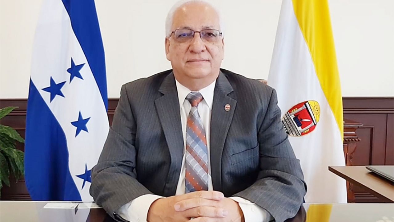 Honduras interesado en vacunas anticovid de China e India, reveló Francisco Herrera, rector de la UNAH