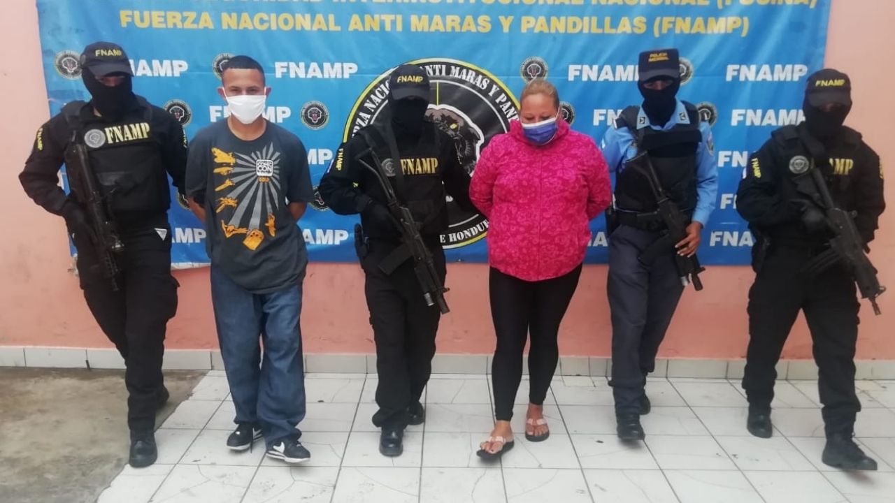 Capturan a madre y a su hijo ‘El Maldito’, quienes cobraban por extorsión no menos de 5 mil lempiras, según FNAMP