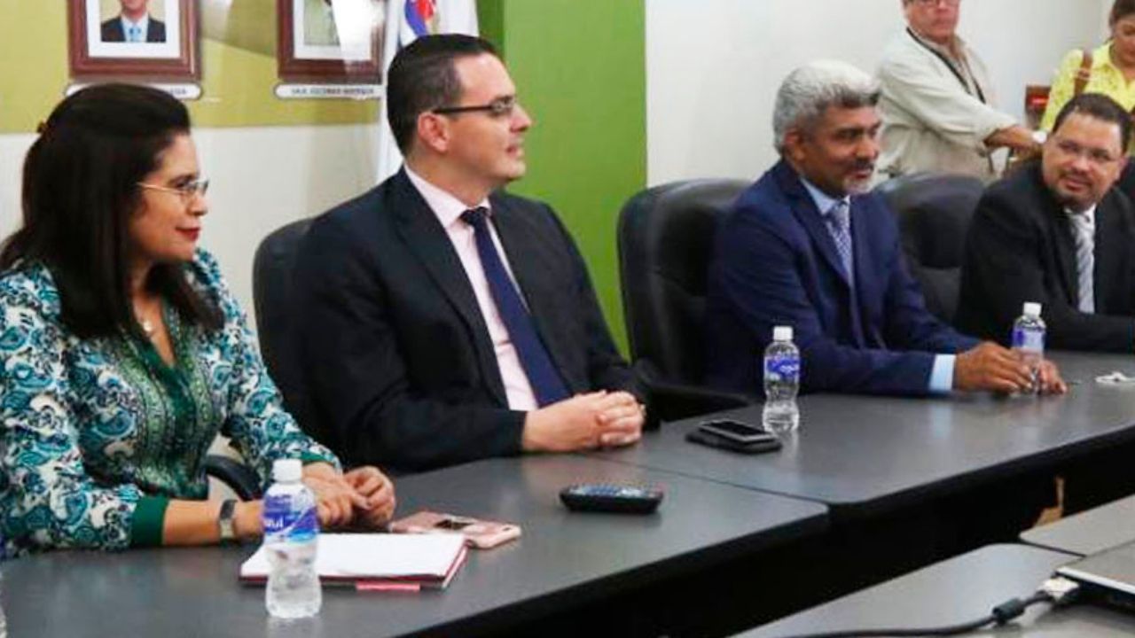 Incapacidad de concejales del CNE no debe ser obstáculo para continuar el proceso electoral, aseguran expertos