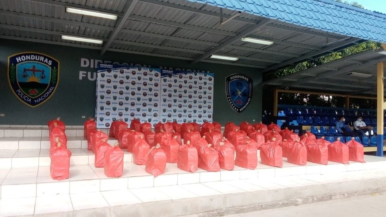 Decomisan 1,675 paquetes de supuesta cocaína, valorada en más de L 500 millones en Colón