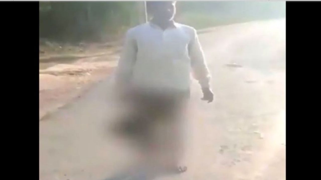 Hombre decapitó a su hija y así fue detenido, mientras cargaba la cabeza de su víctima en India
