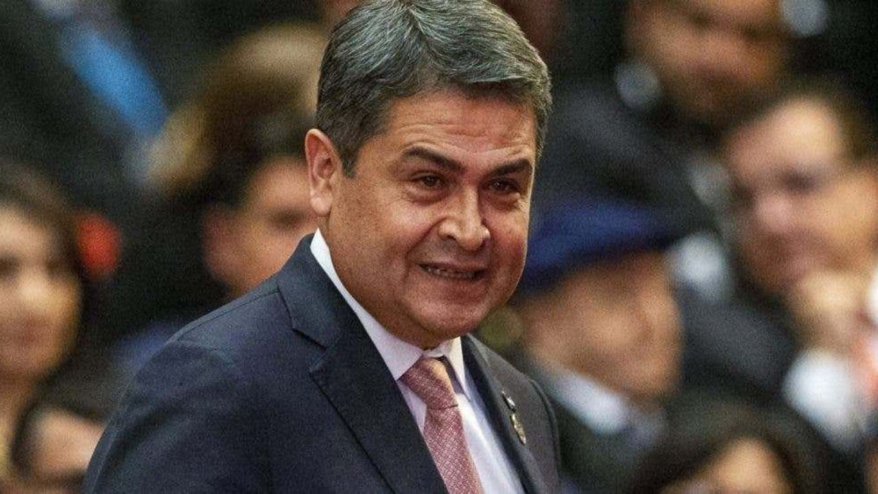 Fiscalía de Estados Unidos dice que presidente de Honduras colaboró con supuesto narco