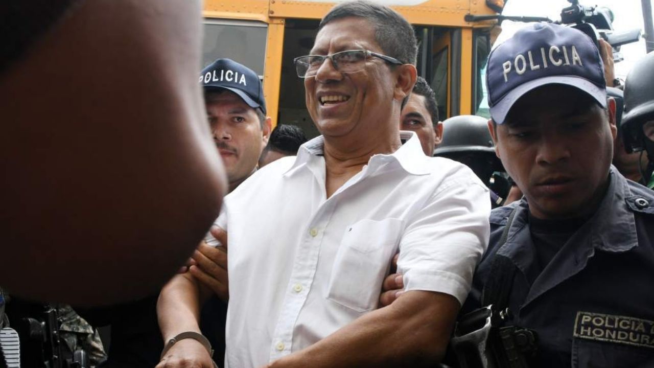 Condenan a 10 años de prisión y una multa de 114 millones lempiras al exsubcomisionado Jorge Barralaga