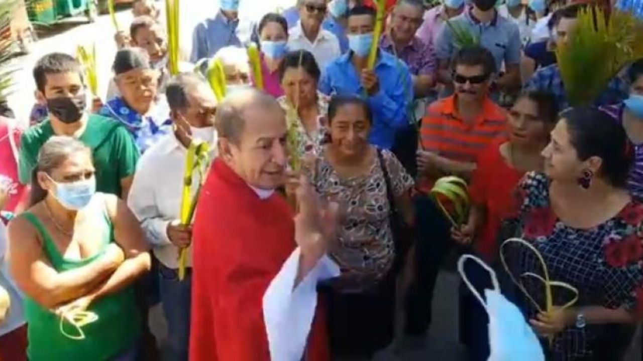 ´Si molesté a alguien, pido perdón´: sacerdote hondureño que incitó a feligreses a no usar mascarilla