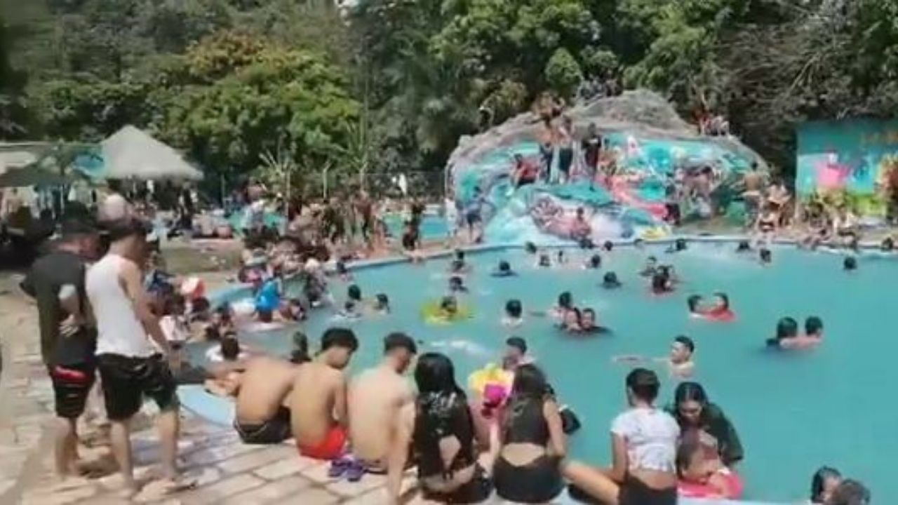 ¡No tienen miedo al covid! Vacacionistas se juegan su vida en los centros turísticos de Honduras