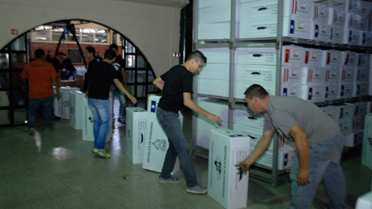CNE: El lunes inicia el traslado de maletas electorales