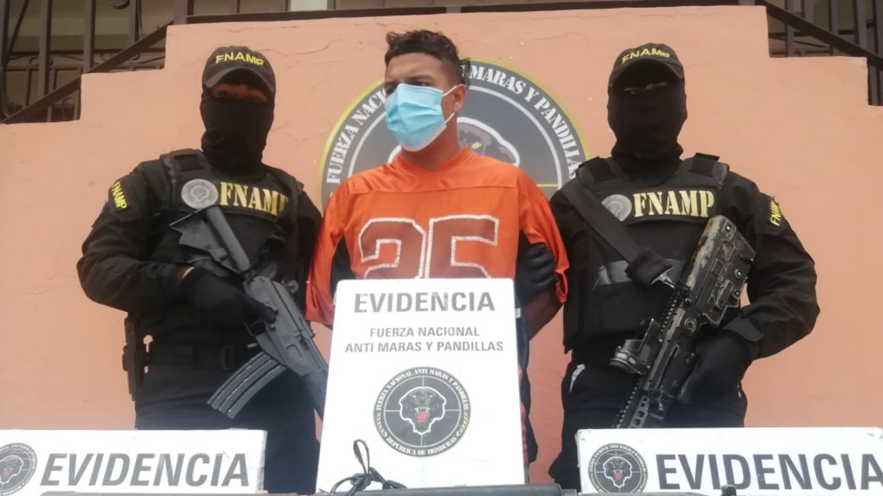 Capturan a supuesto jefe de gatilleros y extorsionadores de la pandilla 18 en la capital