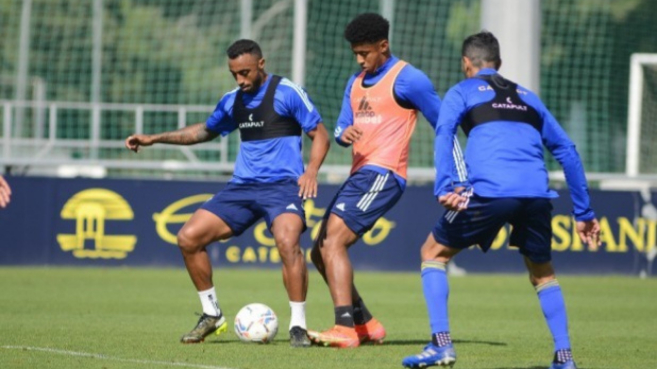 Imagen de El hondureño Choco Lozano retorna a los entrenamientos del Cádiz