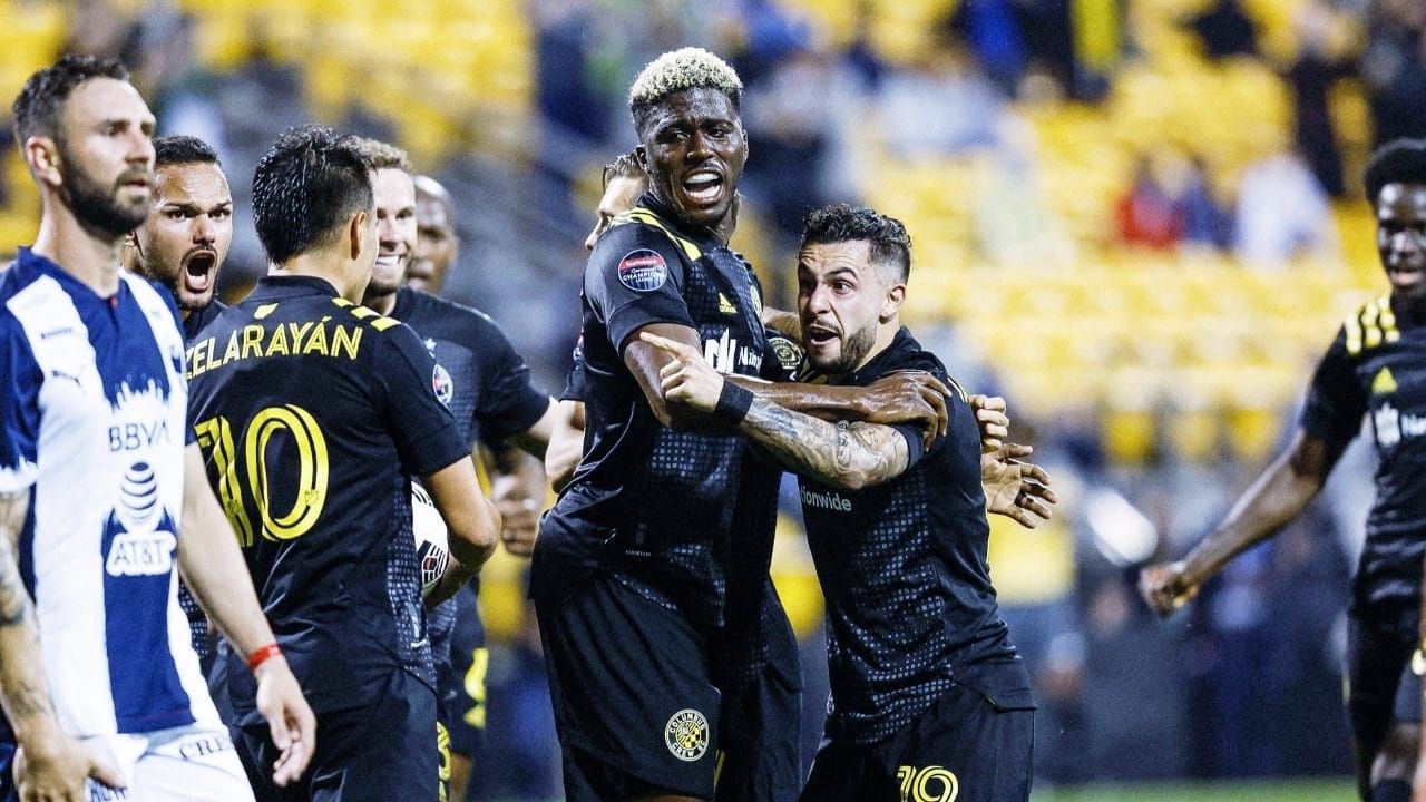 Monterrey rescató un empate de 2-2 en su visita al Columbus Crew por la ida de los cuartos de la Liga de Campeones de la Concacaf
