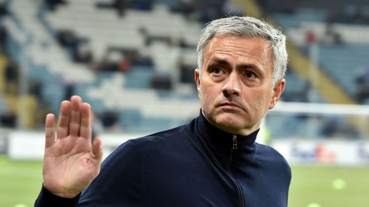 Tottenham Hotspur anuncia destitución de José Mourinho y su cuerpo técnico