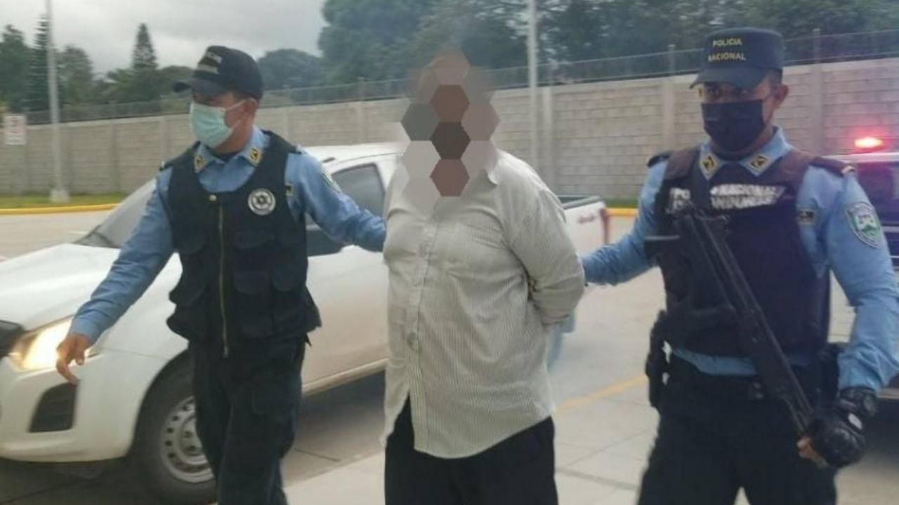 Pasajera se lanzó de taxi en movimiento cuando conductor intentó abusarla en Siguatepeque; el sospechoso fue capturado