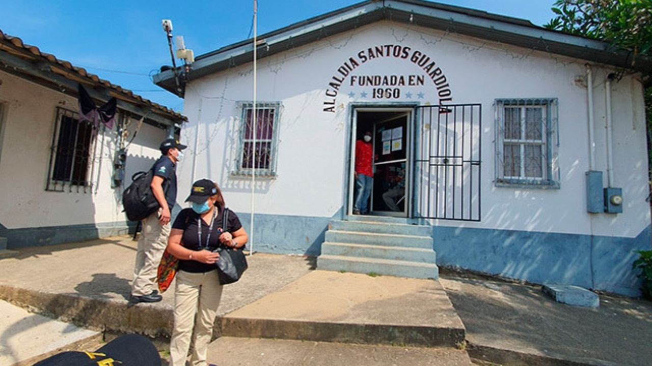 Investigan al alcalde de José Santos Guardiola, Islas de la Bahía, por supuesto fraude en venta de terrenos