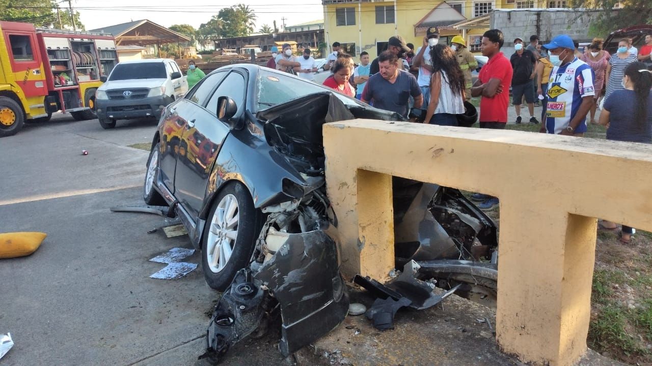 Dos profesionales de la salud mueren en accidente de tránsito luego de salir de turno en La Ceiba, Atlántida