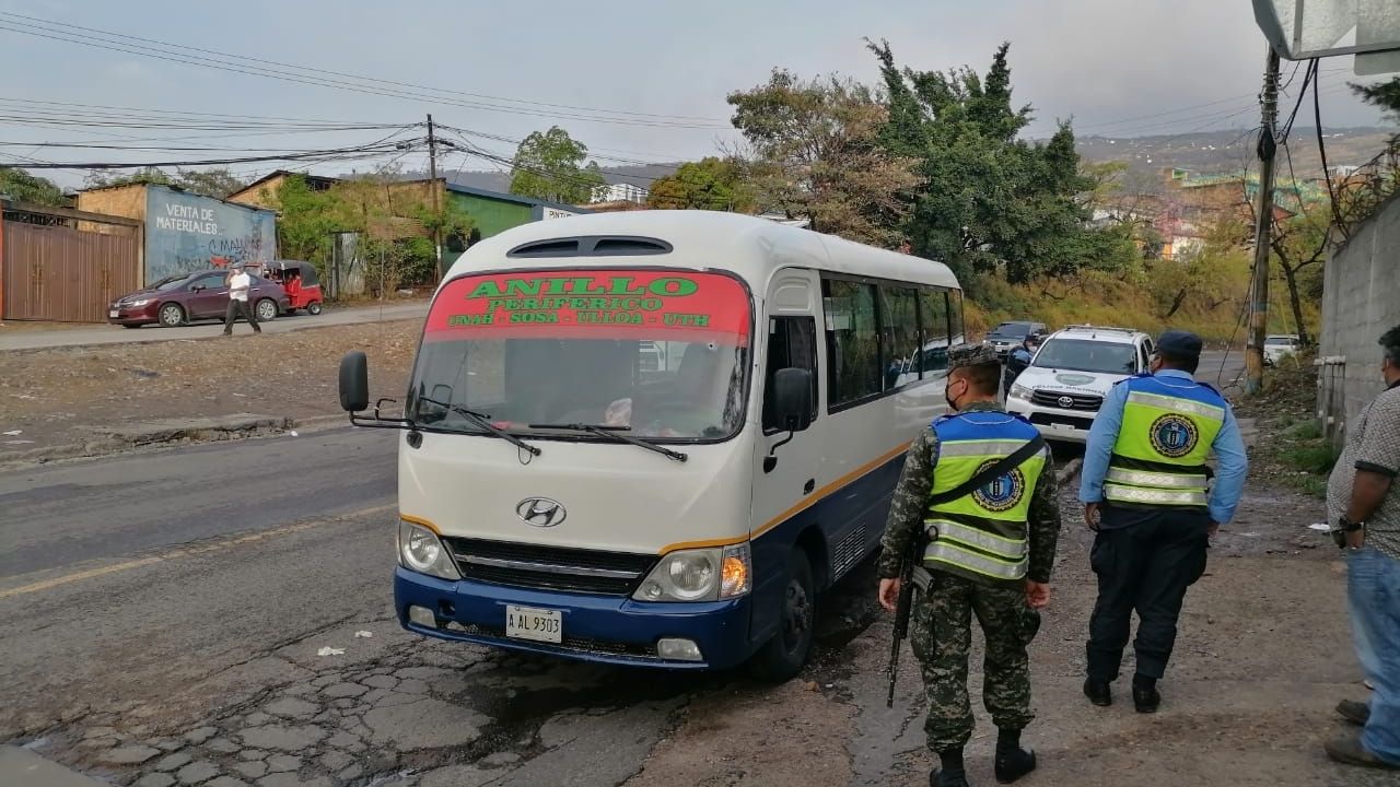 Muere conductor de rapidito atacado a balazos dentro de su unidad en Comayagüela
