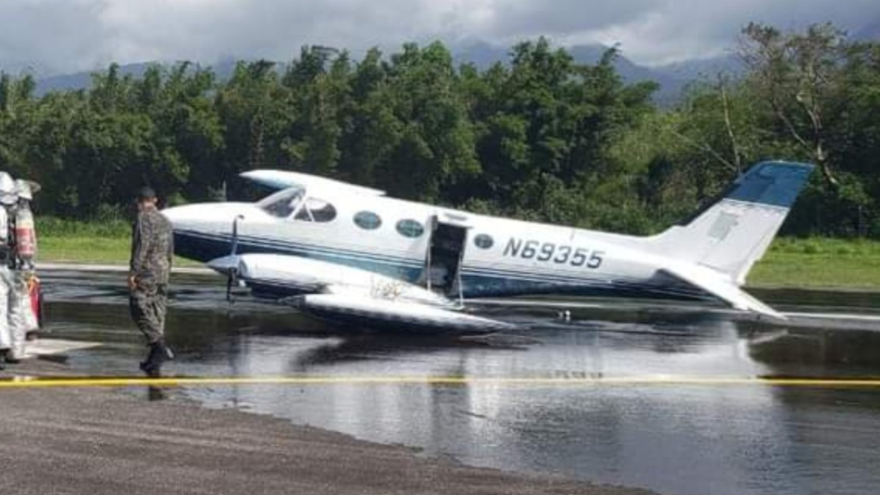 Narcoavioneta asegurada en La Mosquitia hizo aterrizaje forzoso en La Ceiba por desperfectos mecánicos