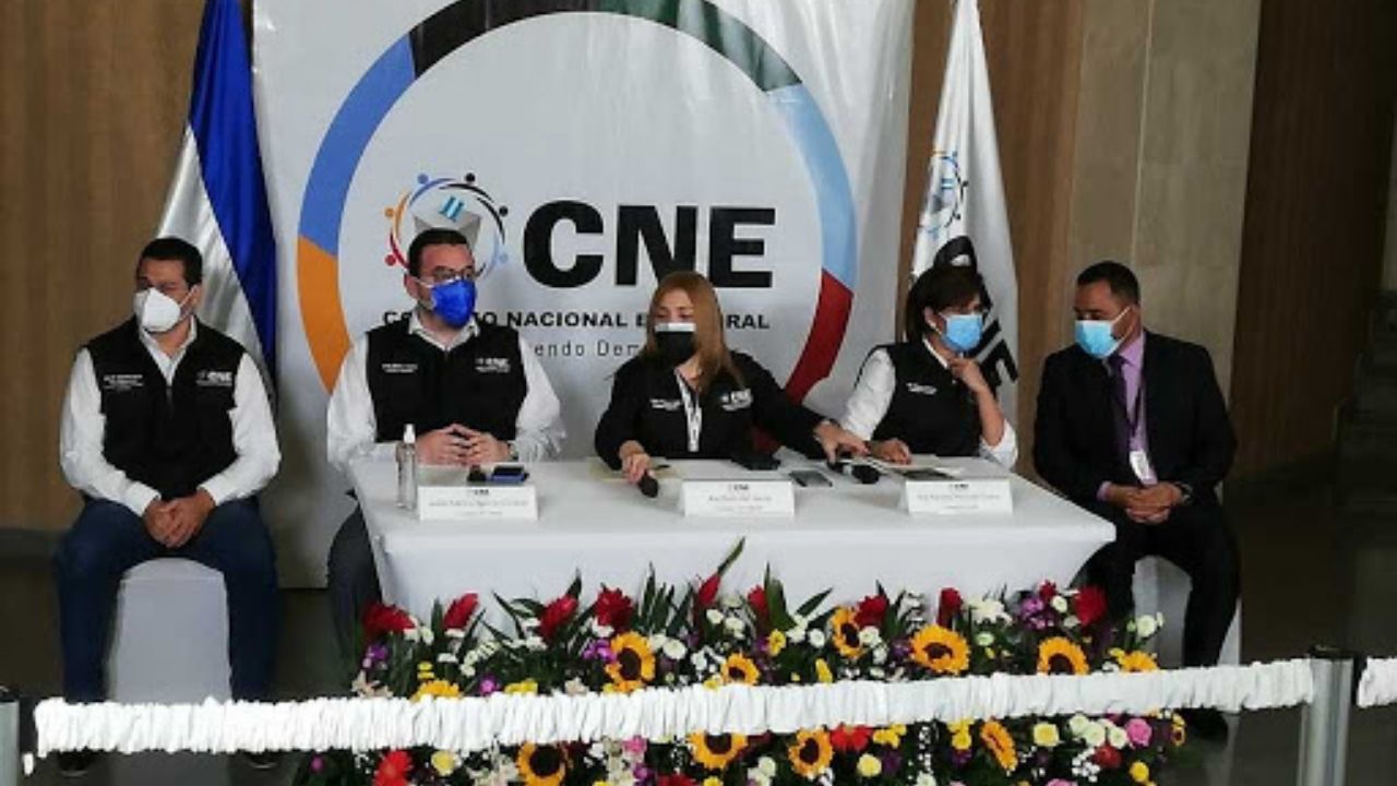 Por tres delitos penales y dos electorales, abogado de Luis Zelaya acusará a las autoridades del CNE