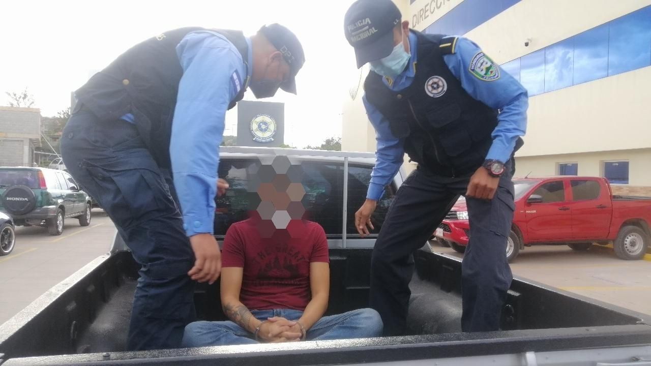Capturan a maestro hondureño por supuestas agresiones sexuales contra una de sus alumnas de 13 años