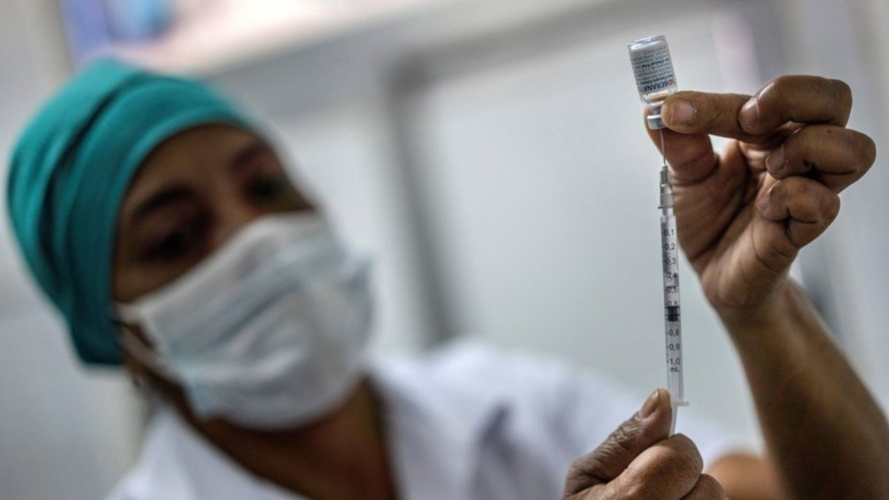 Cuba está cerca de producir su propia vacuna contra el covid-19 y no descarta venderle dosis a Honduras