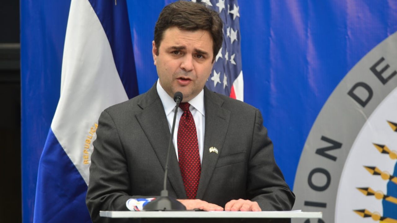 El hondureño Ricardo Zúñiga, enviado especial de Biden, visita por segunda vez El Salvador