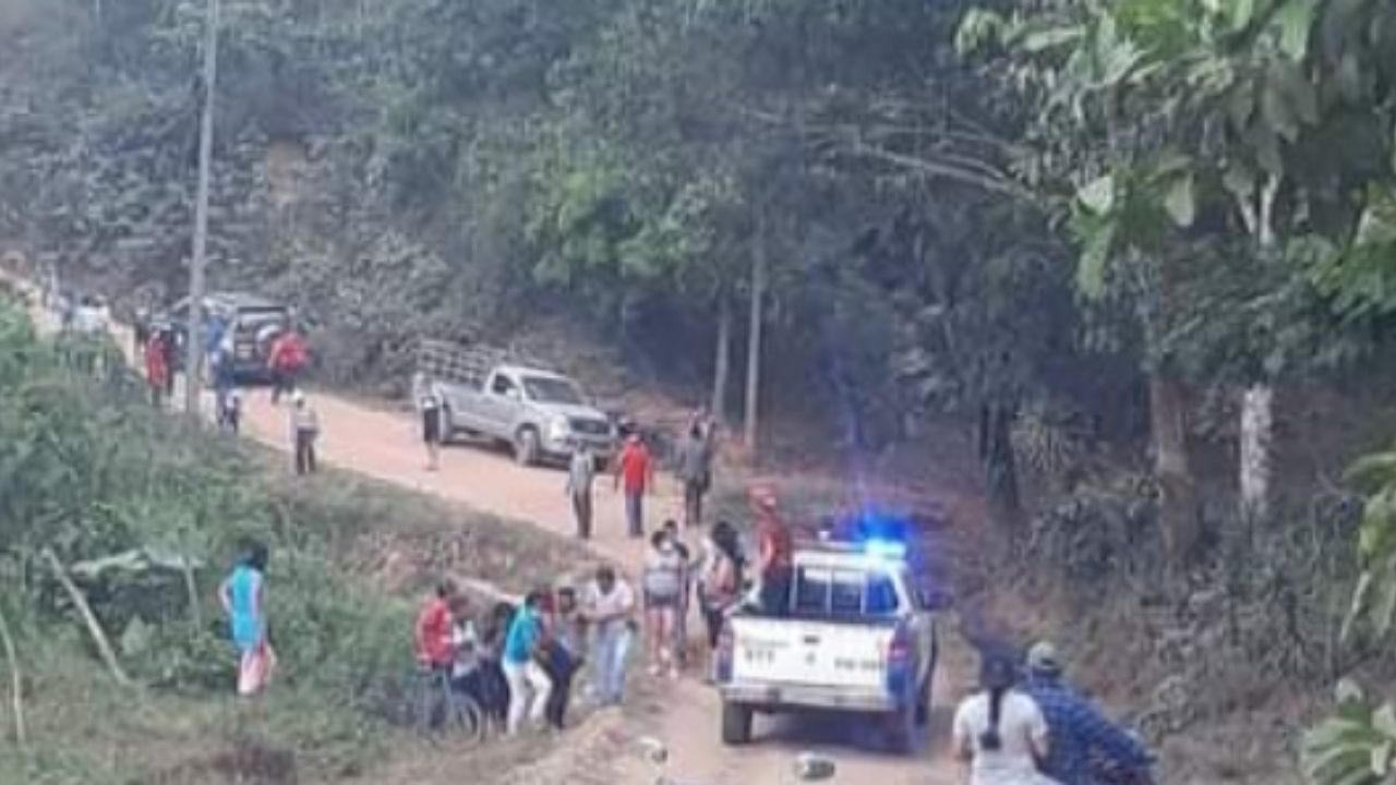 Cuatro personas fallecen tras caer vehículo a una hondonada en Santa Bárbara