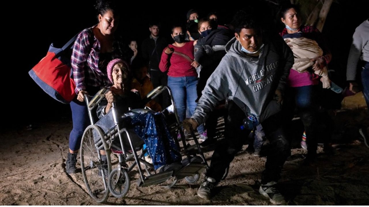 Fallece abuela hondureña deportada a México tras cruzar a Estados Unidos en silla de ruedas