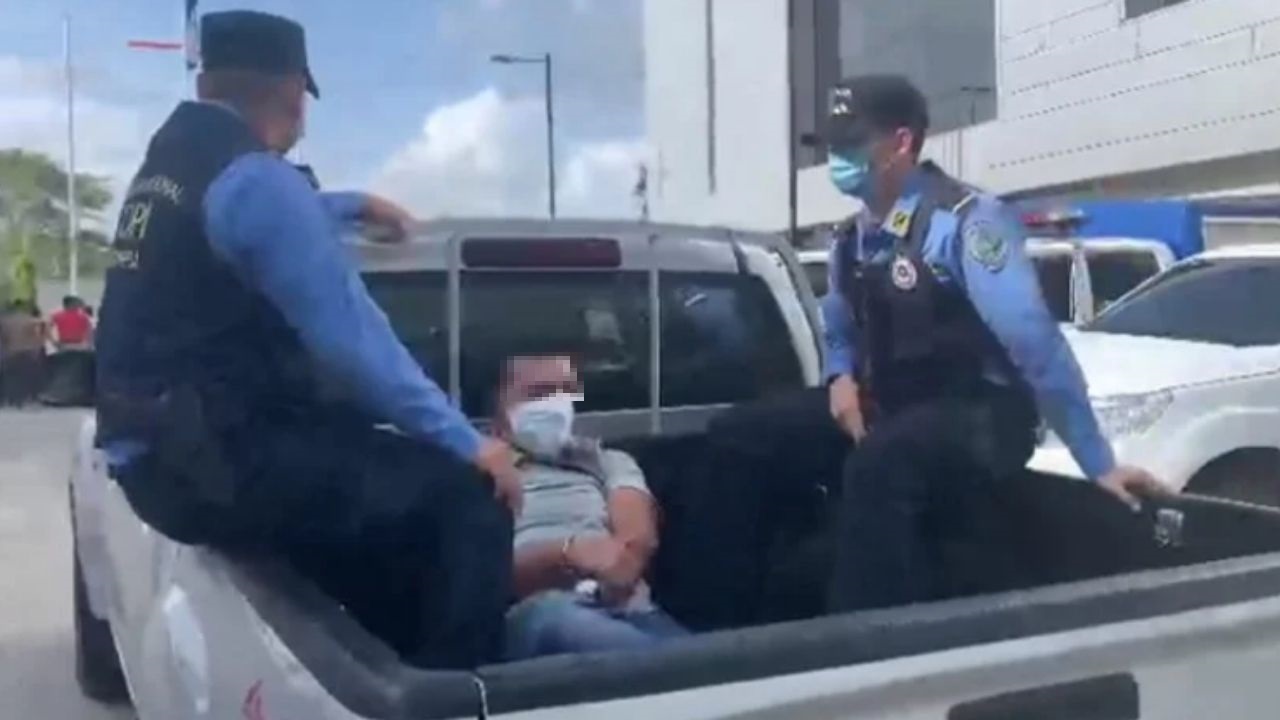 Arrestan a líder de una iglesia que habría abusado de una menor en el norte de Honduras