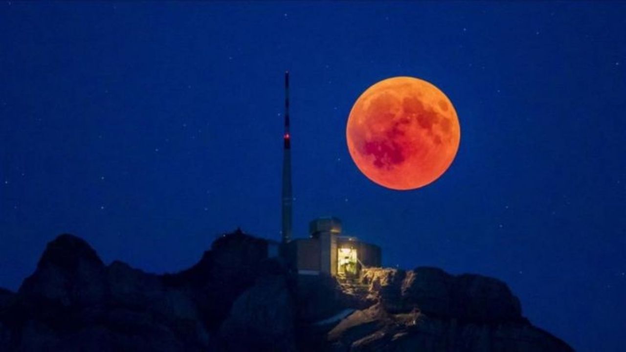 La 'luna de sangre' y la 'superluna de las flores': Cuándo y dónde ver este doble espectáculo astronómico