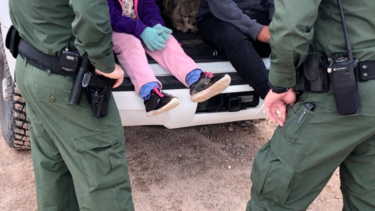 Rescatan a 5 niñas migrantes, entre ellas tres hondureñas, abandonadas en Texas