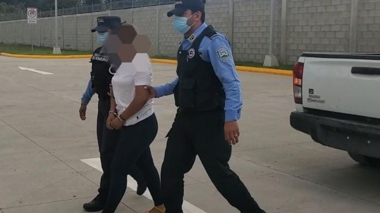 Cae comerciante hondureña quien supuestamente asaltaba a los usuarios del transporte en Comayagua