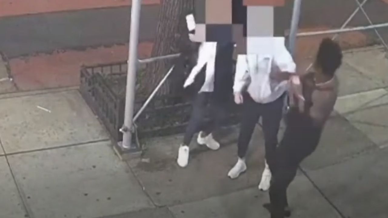 Atacan a martillazos a dos asiáticas por usar mascarilla en Nueva York, este es el vídeo