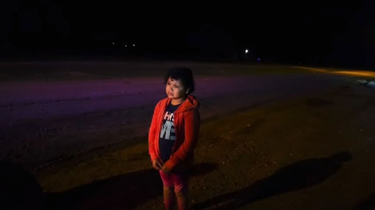 La historia de la niña hondureña que cruzó sola la frontera y se entregó a 'la migra'; su madre se enteró de todo por televisión