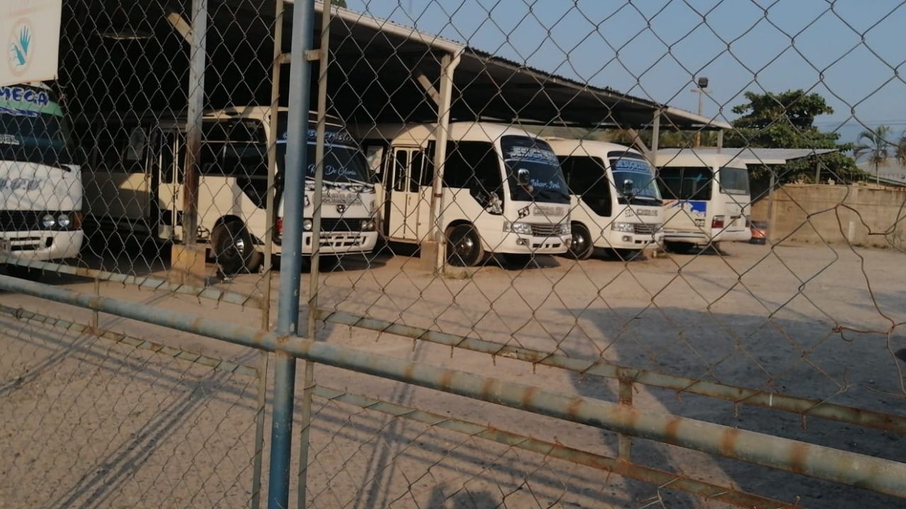 Transportistas de Choloma, Cortés, paralizan unidades ante amenazas de grupos criminales que cobran extorsión