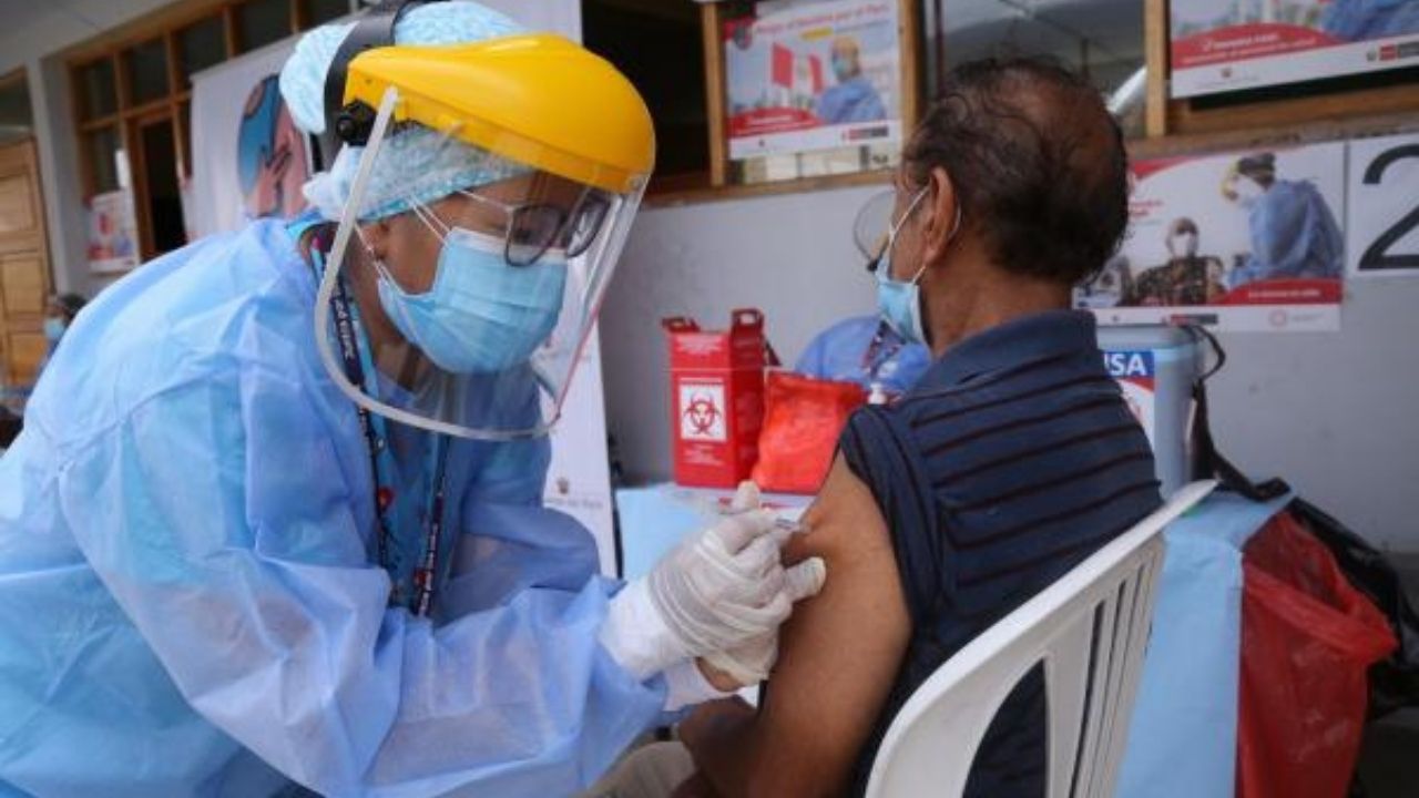 Vacunación contra el covid para afiliados del IHSS en San Pedro Sula inicia el 27 de mayo en estos tres centros habilitados