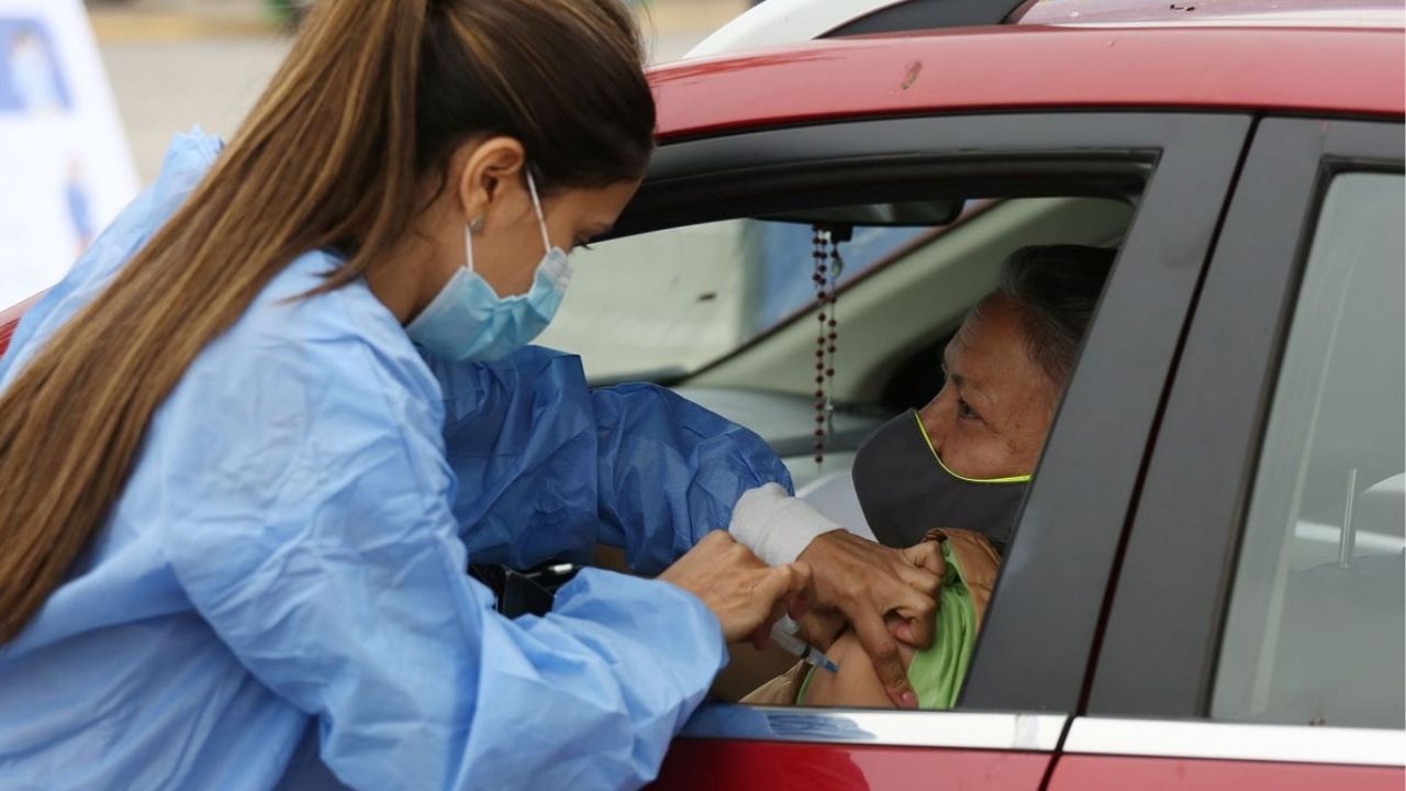 La próxima semana se anunciará dónde los adultos mayores se podrán vacunar contra el covid sin bajarse del carro en Honduras