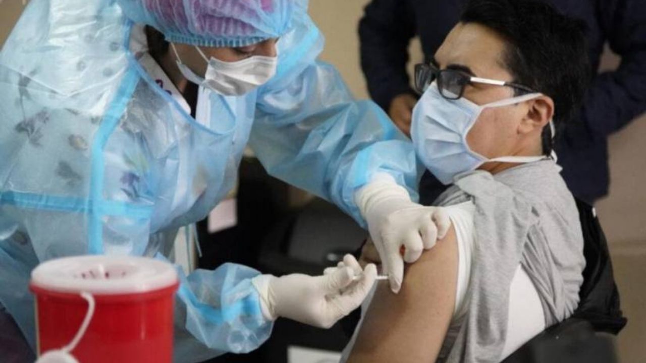 Estados Unidos refuerza su compromiso de compartir las vacunas y donará 20 millones más