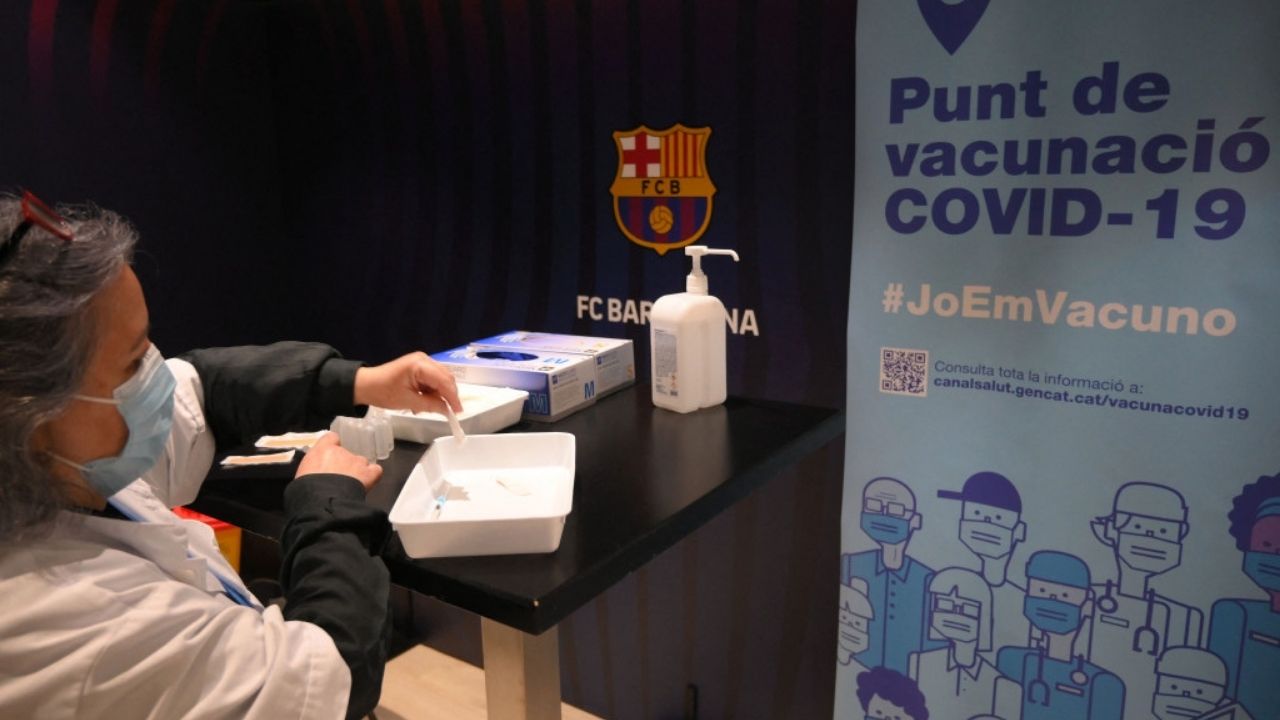 El Camp Nou abrió sus puertas al público como centro de vacunación contra el covid-19
