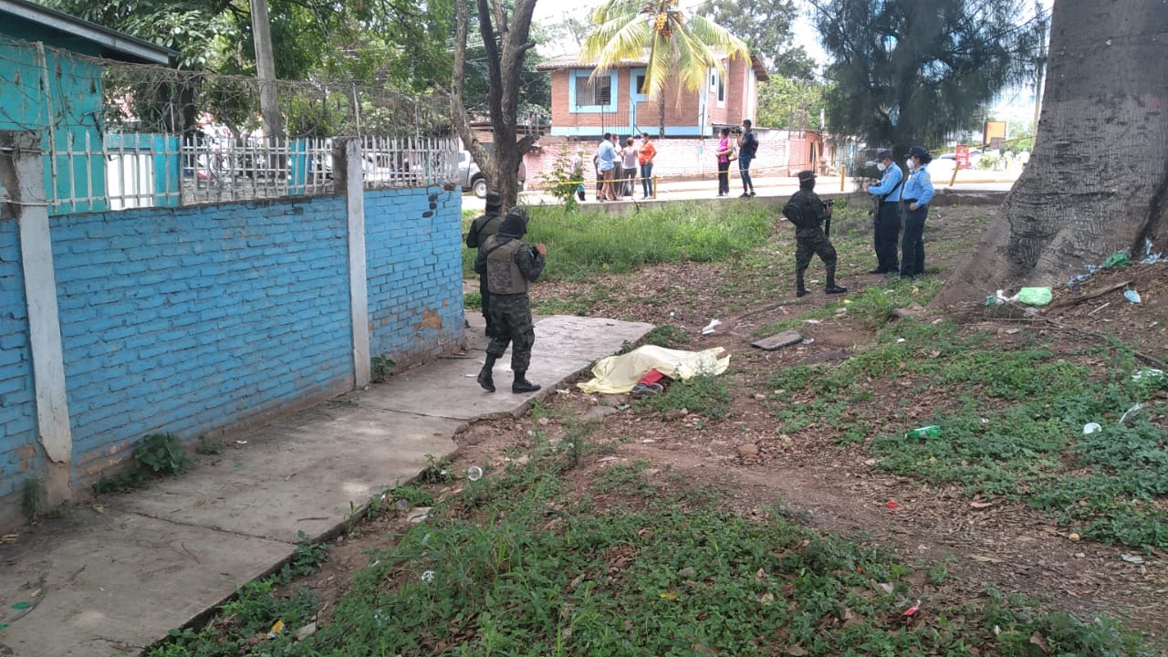A plena luz del día, matan a joven afuera de su casa en la colonia Kennedy de Tegucigalpa