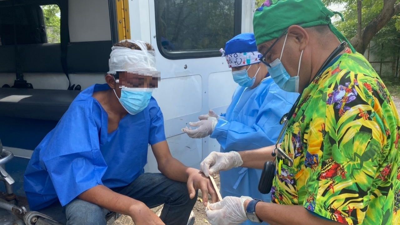 Ayudante de autobús recibe tremenda golpiza por haber perdido una supuesta droga en San Pedro Sula