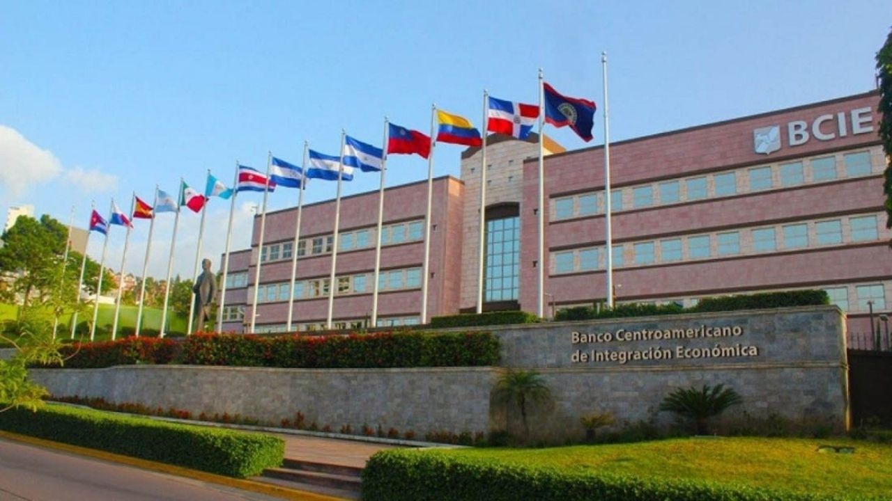 BCIE y ente de Estados Unidos firman un acuerdo para reactivar MiPymes en Honduras, El Salvador y Guatemala