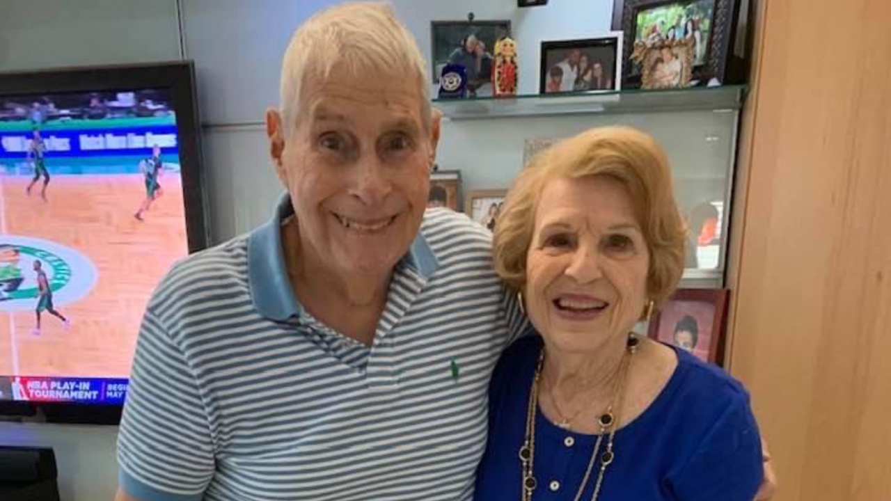 Nieto recibió 16 llamadas de teléfono fijo de sus abuelos quienes desaparecieron en derrumbe de Miami