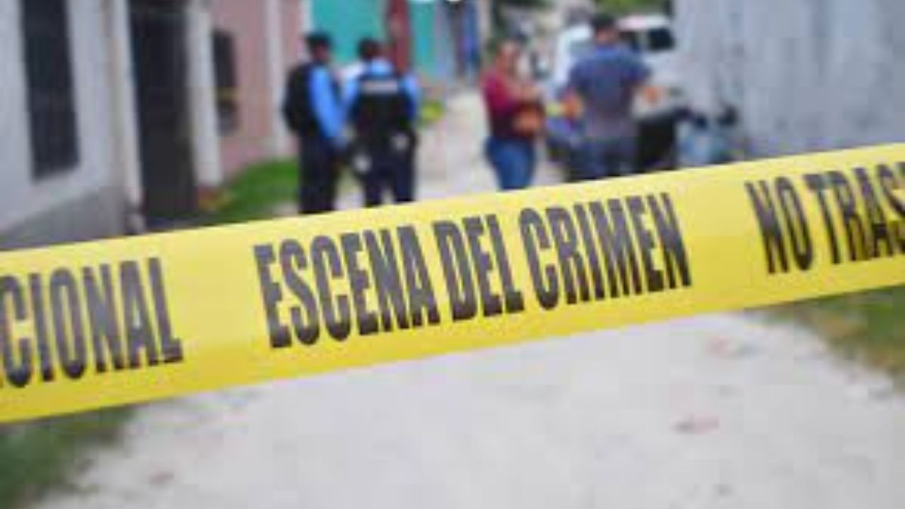 ¡Masacre! Matan a cuatro personas en Tegucigalpa; sicarios arrastraron los cadáveres en plena calle y los lanzaron a un barranco