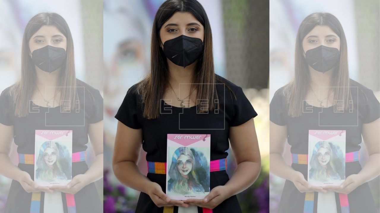 Joven lenca hondureña destaca en un libro a mujeres que rompen estereotipos