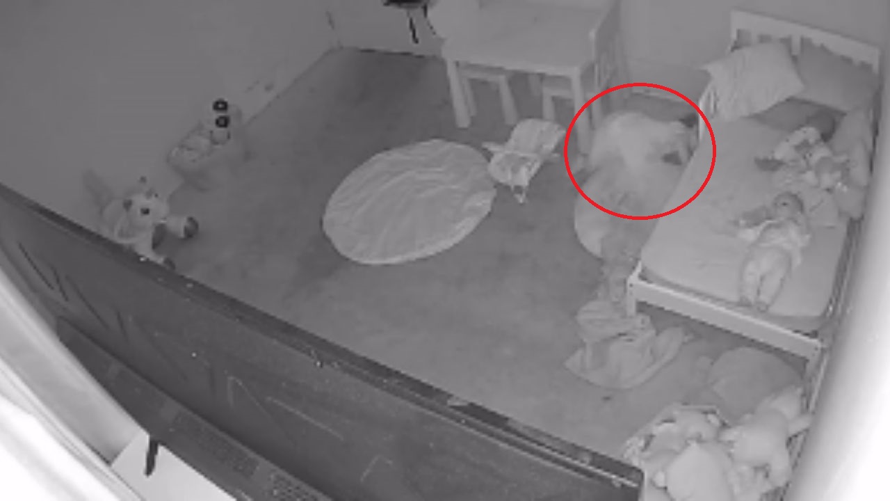 Escalofriante vídeo muestra cómo una niña es arrastrada por un supuesto fantasma