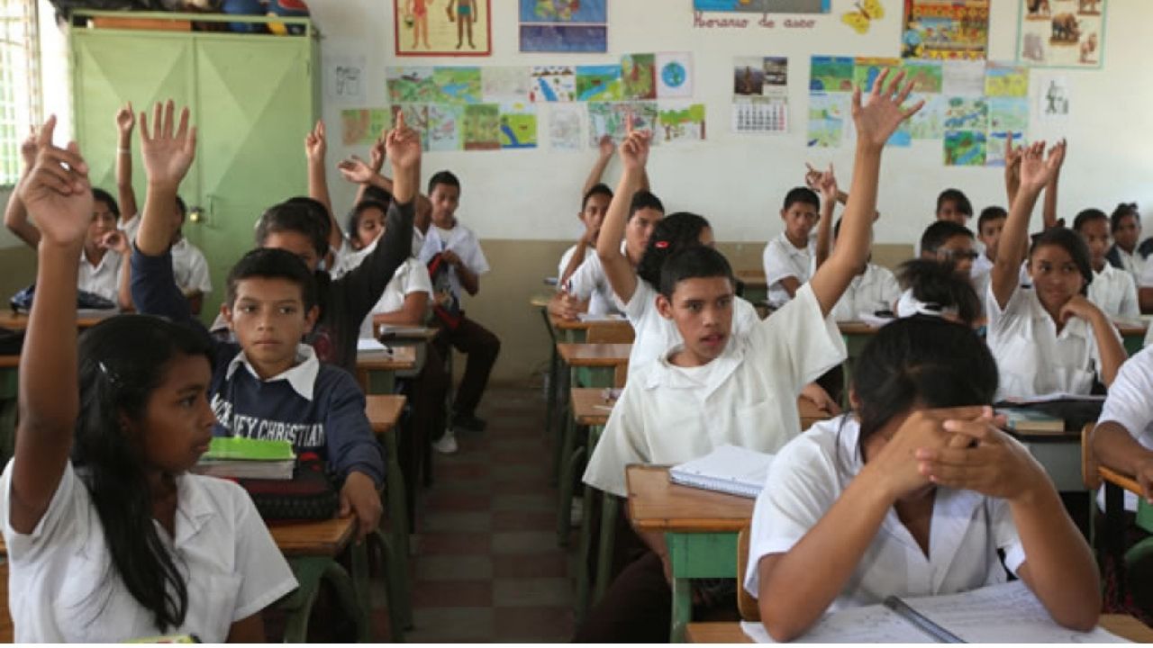 En 30 municipios se reanudarán clases;  médicos dicen que sería un 'suicidio'