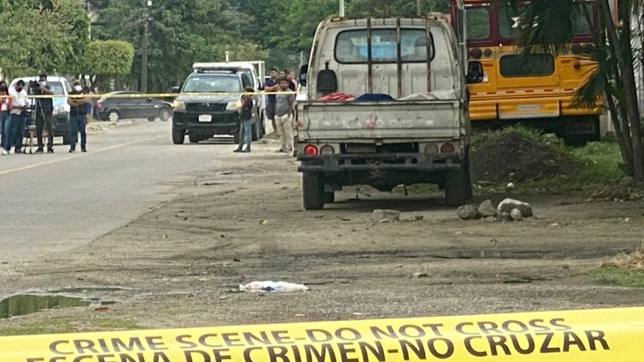 En la paila de un vehículo hallan tres cadáveres en el norte de Honduras