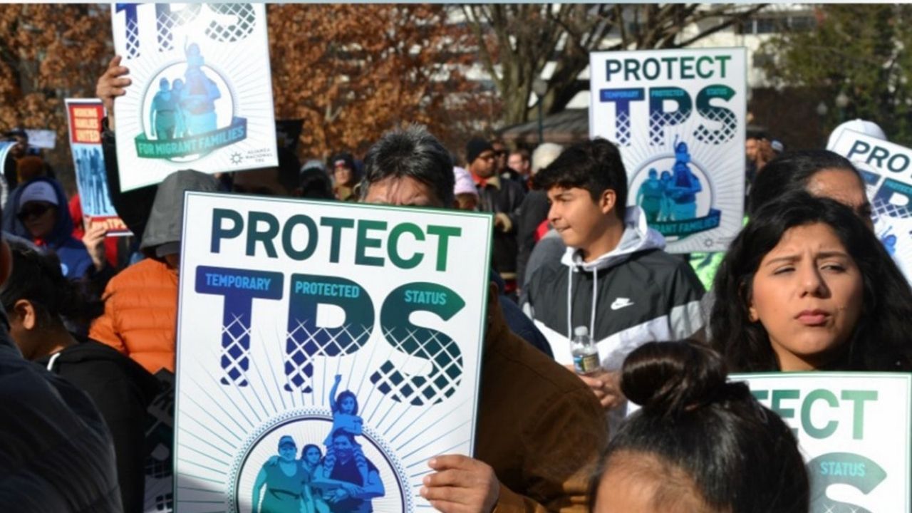 El Supremo falla contra migrantes con TPS que pedían la residencia permanente