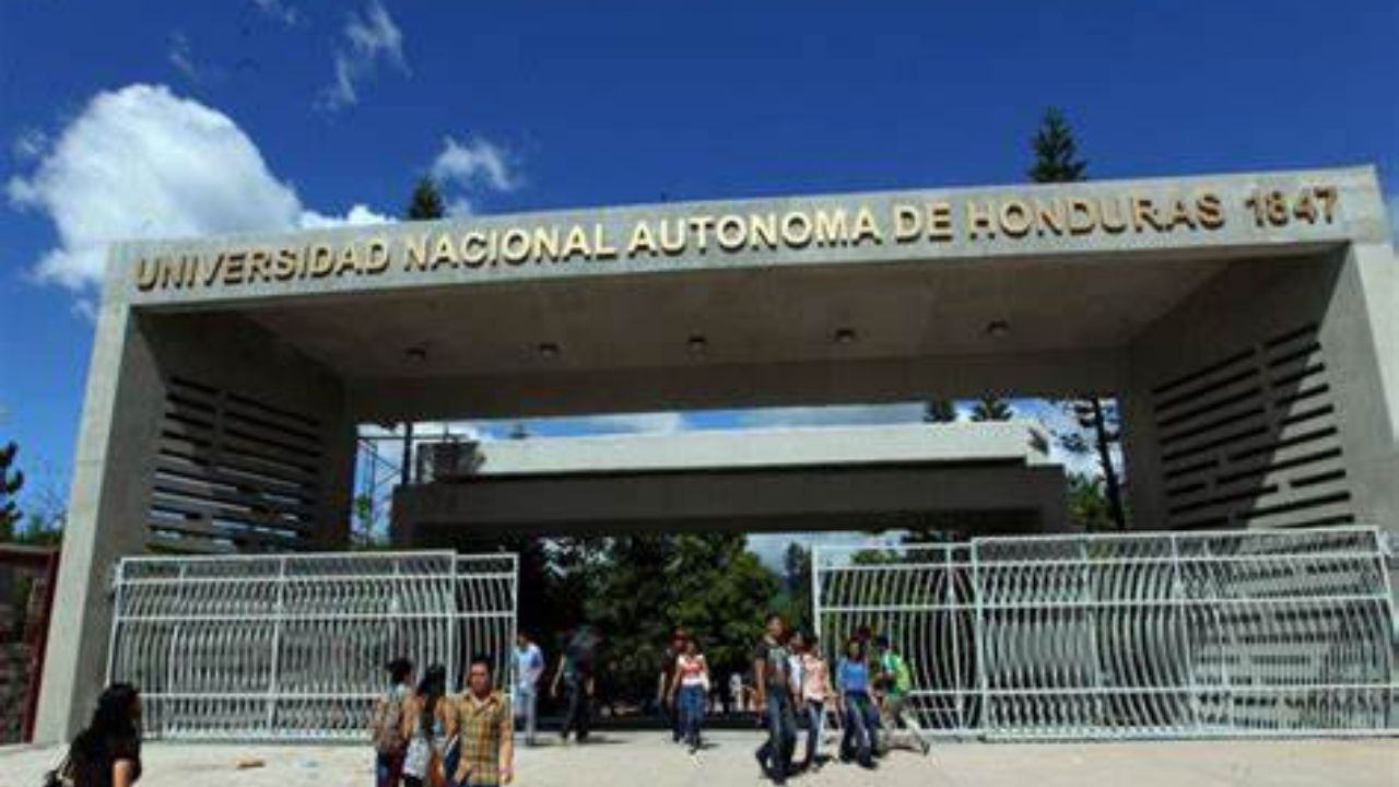 Estudiantes de la UNAH asistirán a clases hasta que completen esquema de vacunación anticovid, según rector